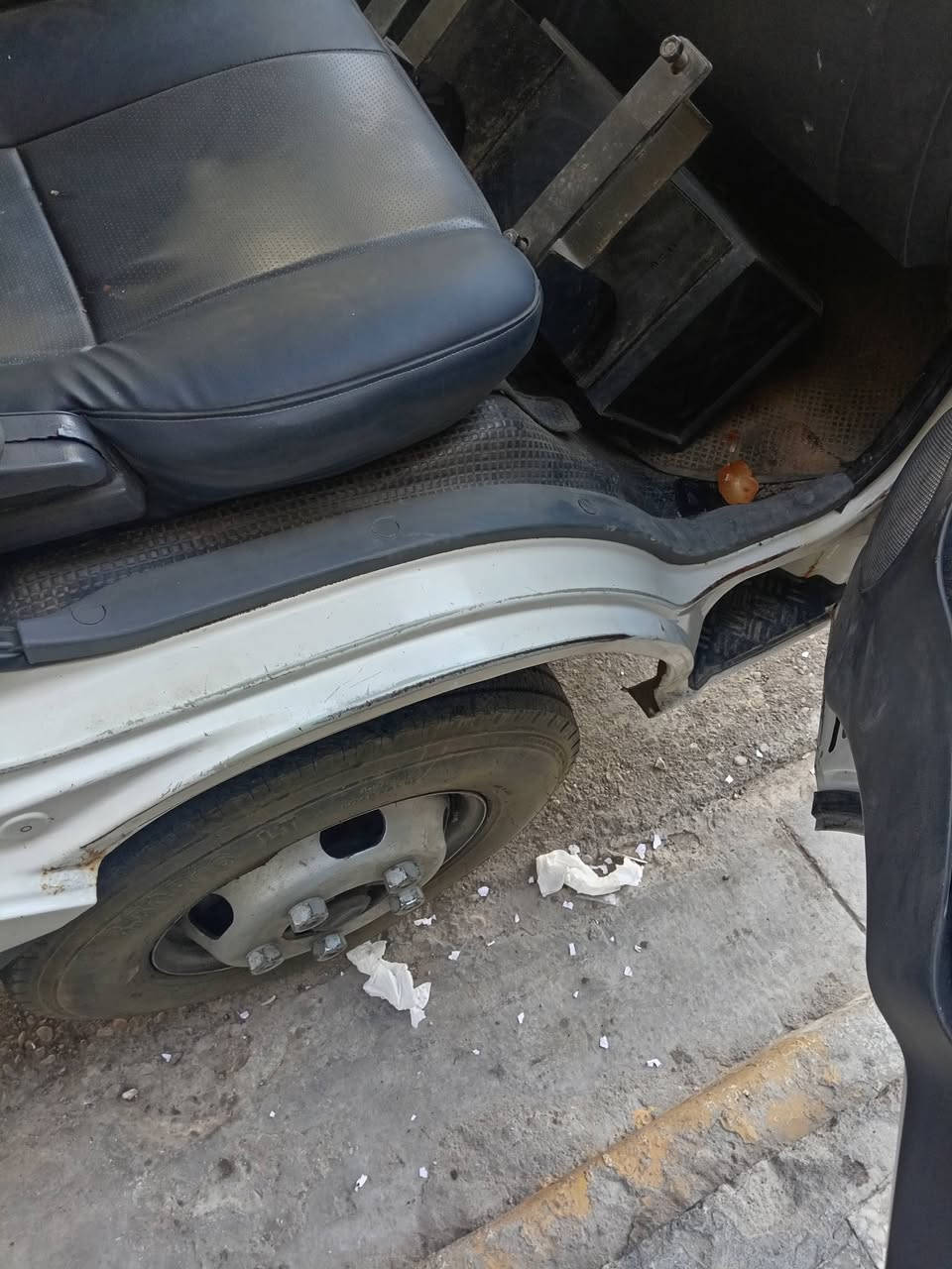 من رخصه الادمن كيا فحل موديل ٢٠٠٩ مسكر سبلاين بلادي سعر ١١٠ بيه مجال بسيط *********** اث ***********بيه رقم بغداد انكليزي سياره بسمي تبريد ثلج مكفوله من ضربه شاصي مكينه جديده

