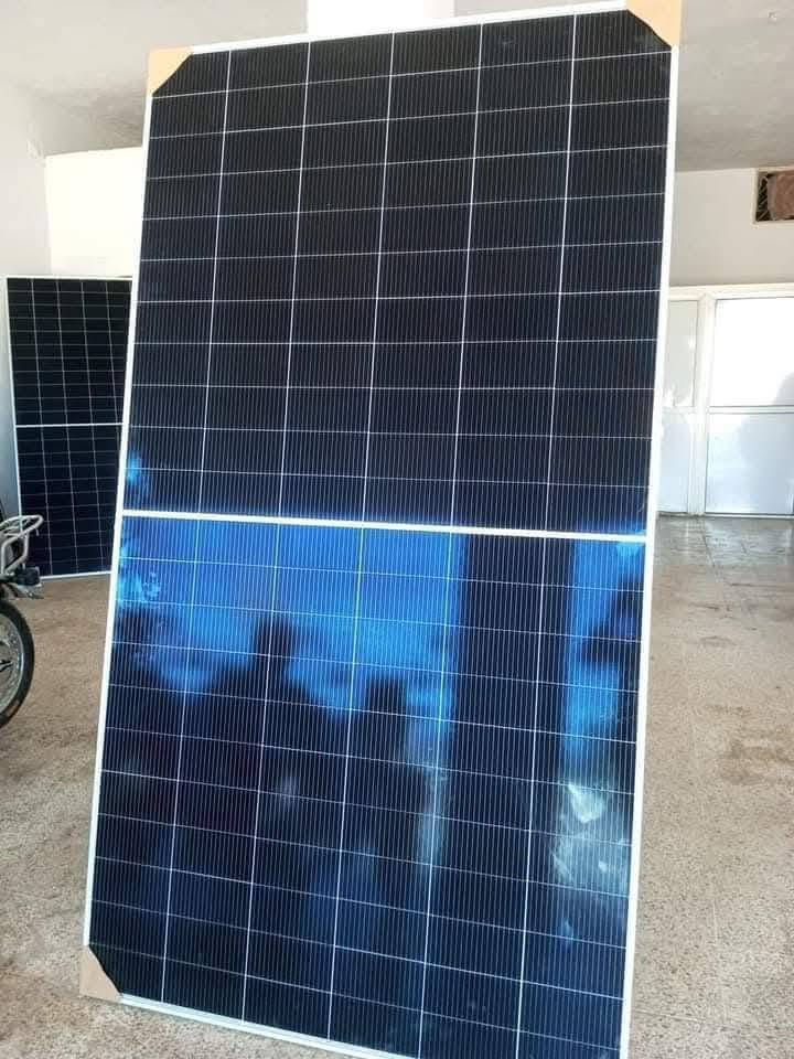 ♦️♦️ تعلن شركة الرافدين وصول شحنه جديده من الواح الطاقه الشمسيه ذات الكفاءات العاليه والنوعيه الجيدة تحمل عالي للطاقة  نوع لو نجي  Longi Hi-MO X10 بقدرة 650 واط
ضمان 15 سنة
 موديل اكس تن X10 أعلى فئه
650 واط .. مع كافه المستلزمات الاخرى..
الاستفسار الاتصال على الرقم  
 ***********
*********** واتساب
المكان بابل ويوجد توصيل الى كافه المحافظات
