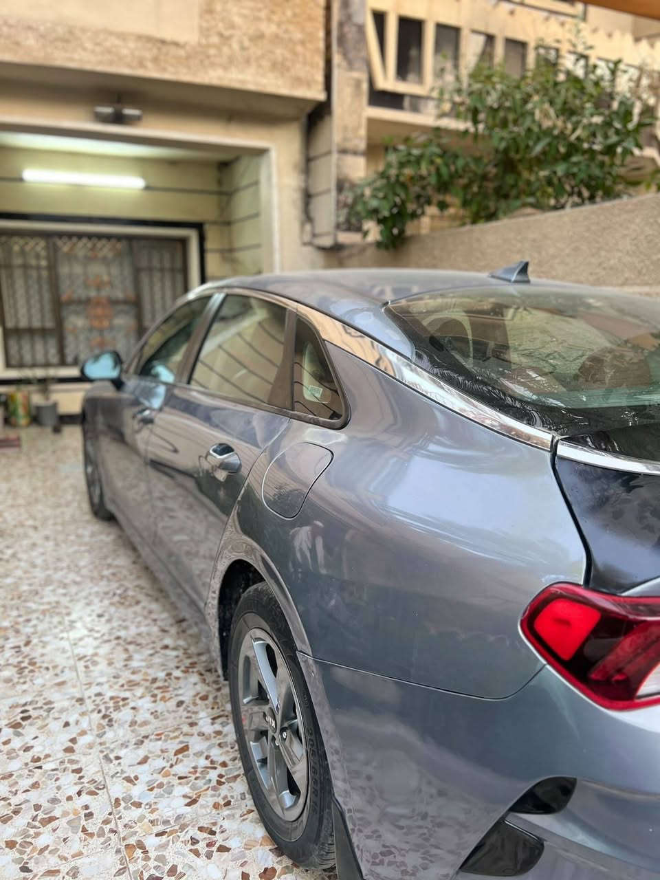 K 5 
موديل 2021 كي 5
وارد امريكي 
بدون ارباك 
بيه مكانات صبغ ابيع حزام 
رقم بغداد معوقين 
السعر 115
مكاني بغداد الزعفرانيه 
***********
***********
