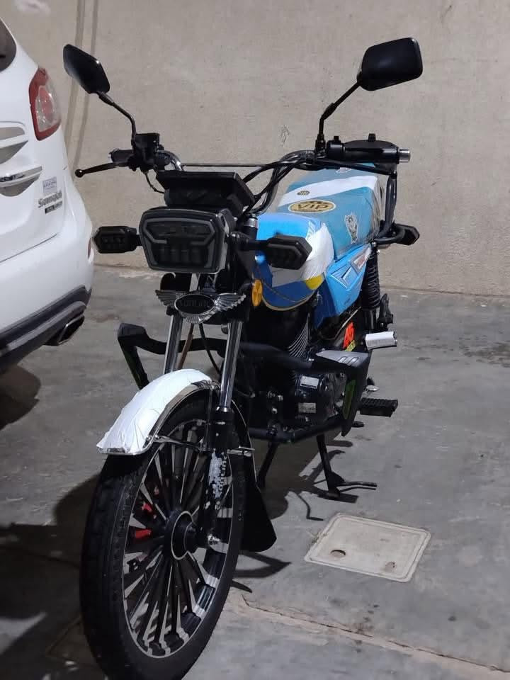 سلام عليكم سونك م2025  محرك 200cc
مكينه ضاغطه وزنجيل سبي اف فول نشاط
دراجه ما صالي شهرين مِہטּ شديته فول نضافه
وياه اوراق منفيس بس كلشي شغال بي مابي اي نقص
سعره مليون و100 قفل مو شراي لايتصل  
مكاني خالديه ***********
