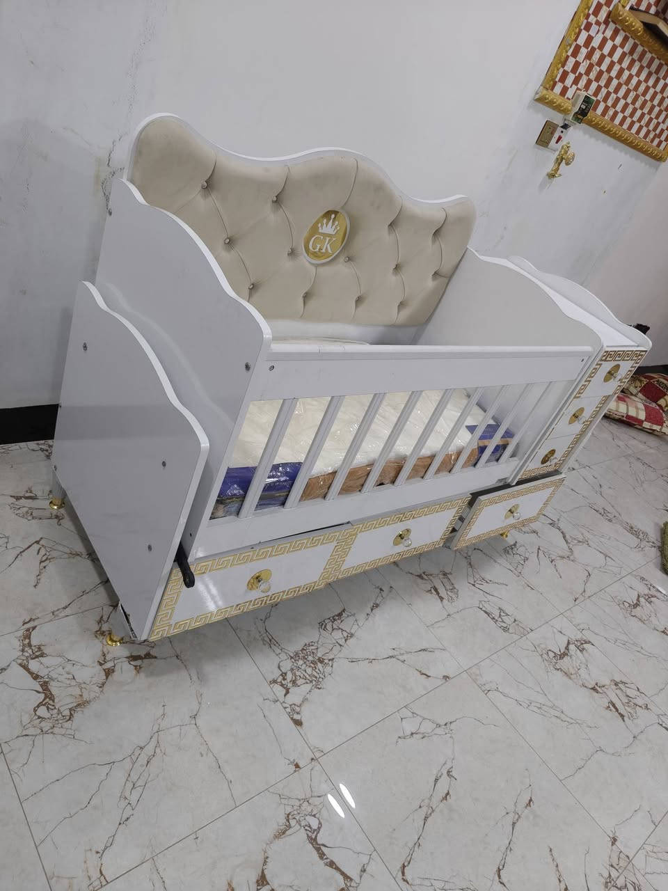 كاروك مثل ما موضح 

بالصور للبيع قيم بلي يرضي 

الله وأخذ واتساب (‏‪***********‬‏)
