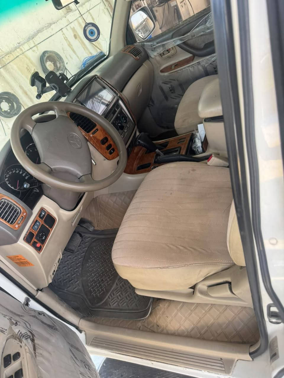 لاندكروز • ٢٠٠٥ • بدون صبغ