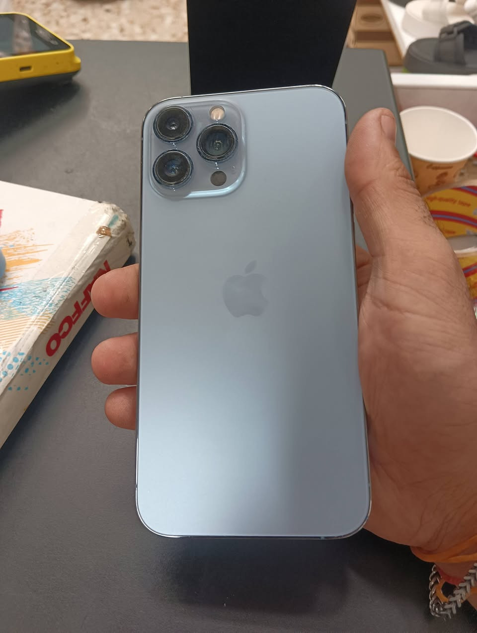 ايفون 13برو ماكس البيع جهاز اخو جديد 
فقط بطاريه مبدله بي وصليه باقي جهاز مكفول 
عنوان بغداد حي الحسين  السعر 675 وبي مجال بسيط
***********
