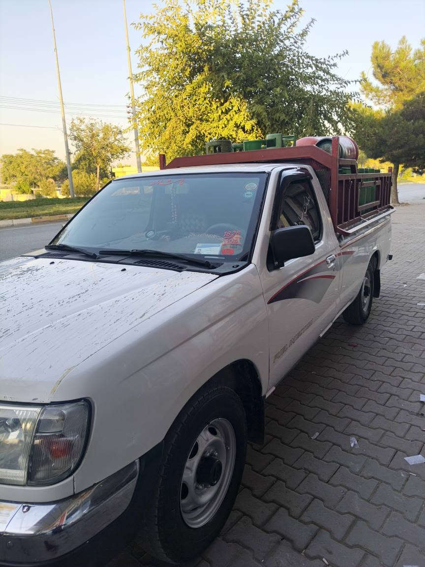 نیسان مۆدیل2002ی موزاهیدەبەشەرتی ئەوەی کڕیومە بکریت بەڕەقم هەزەی هەتا 2027تازە تەبریدە نوکە دەرزی دعمی نیە کامل پەمپە هەرچوار تایەکەی تازەیە گیر مەکینە عکسل شەنسی بەشەرت***********/|\*********** بنجوين, السليمانية
