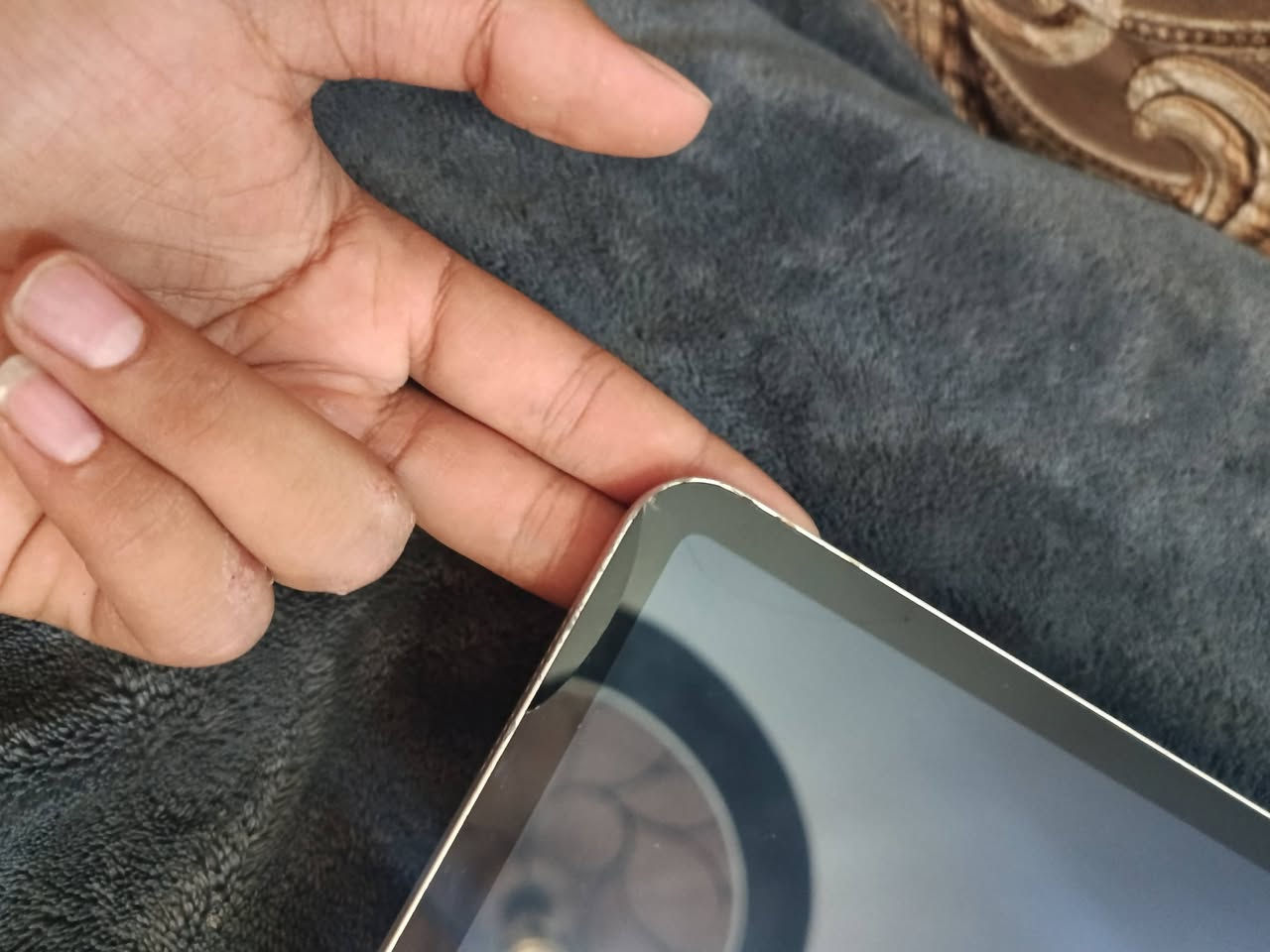 سلام عليكم ايباد 11 برو معالج m2 مقفول ايكلود ذاكره 256 
بطاريه 91 بلاديه مبدل بي كلاسه. وبي فطر صغير جوه بدون ملحقات مكاني بغداد بلديات سعر 300 وبي مجال حك الجيه ***********
