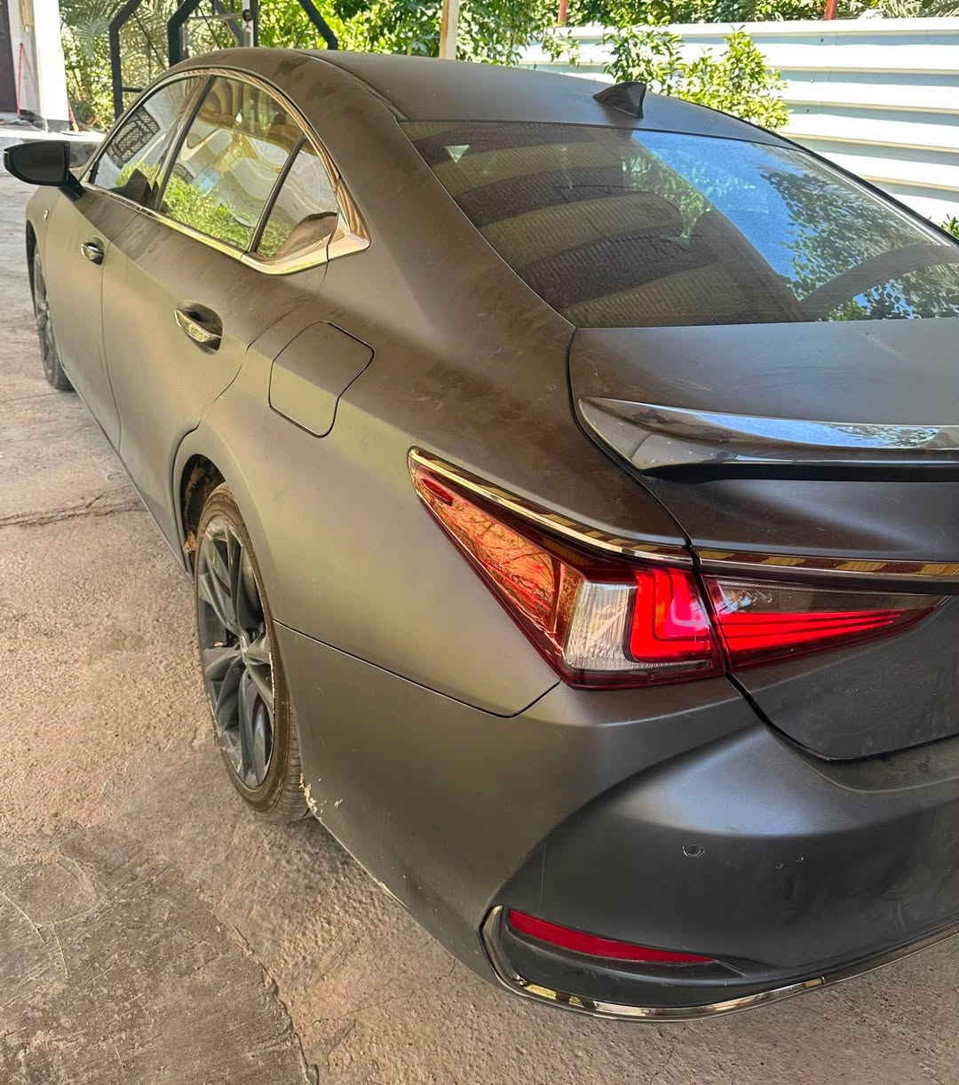 لكزس ES300h • ٢٠٢٢ • رقم بغداد