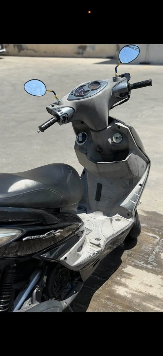 سلام عليكم سكنس فحل نوزل كل نقص ما بيها كفالة عامة محرك وكفرات صارلها 3 اشهر من نزلتها الرمبة مكاني بغداد ***********
