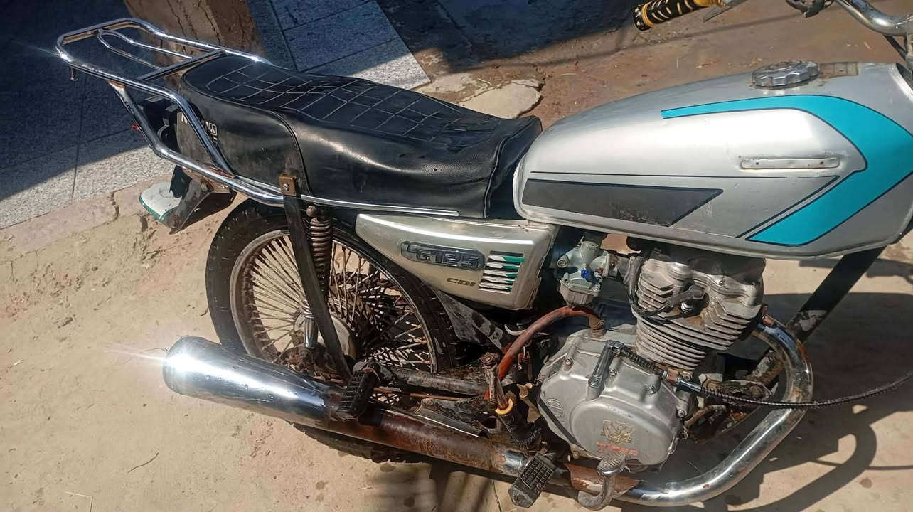 البيع دراجه ارشه ايراني  اوراق اصولي دراجه  مفتوحه 
السعر 250 وبيها مجال 
الاتصال على الرقم ***********
