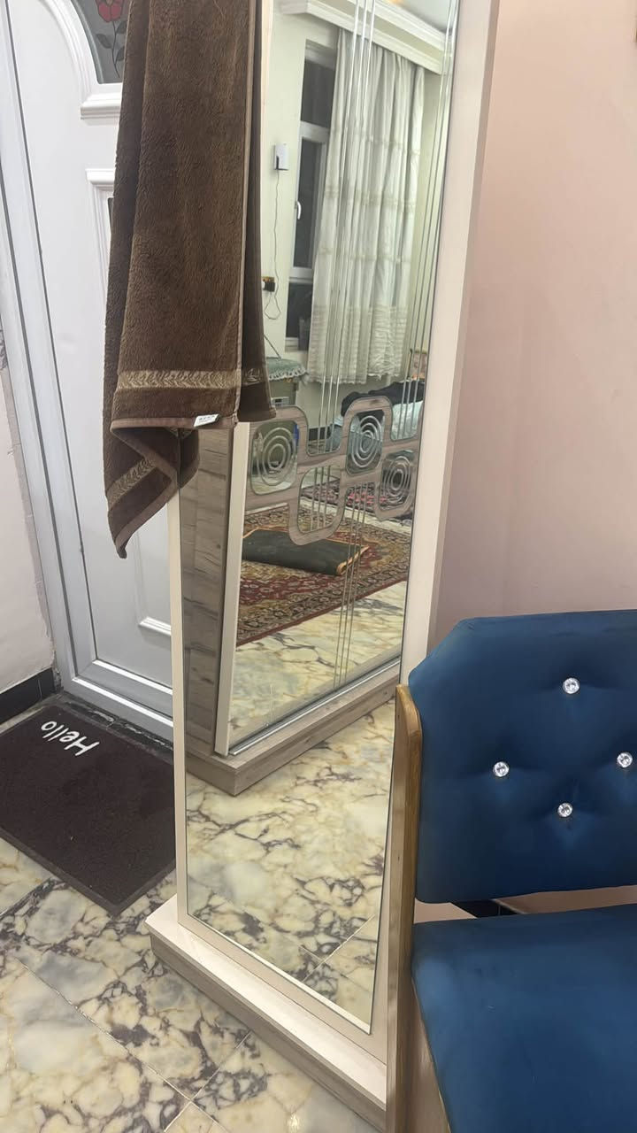 غرفه نفرين للبيع سليمه من كلشي
***********
