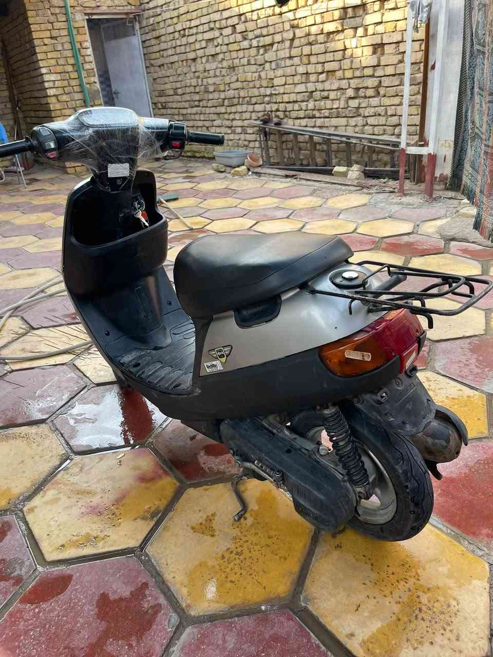بترة للبيع ما مفتوحة عوزها باتري كلة شغال 
سعر 300 وبيها مجال 
ناصرية مركز
