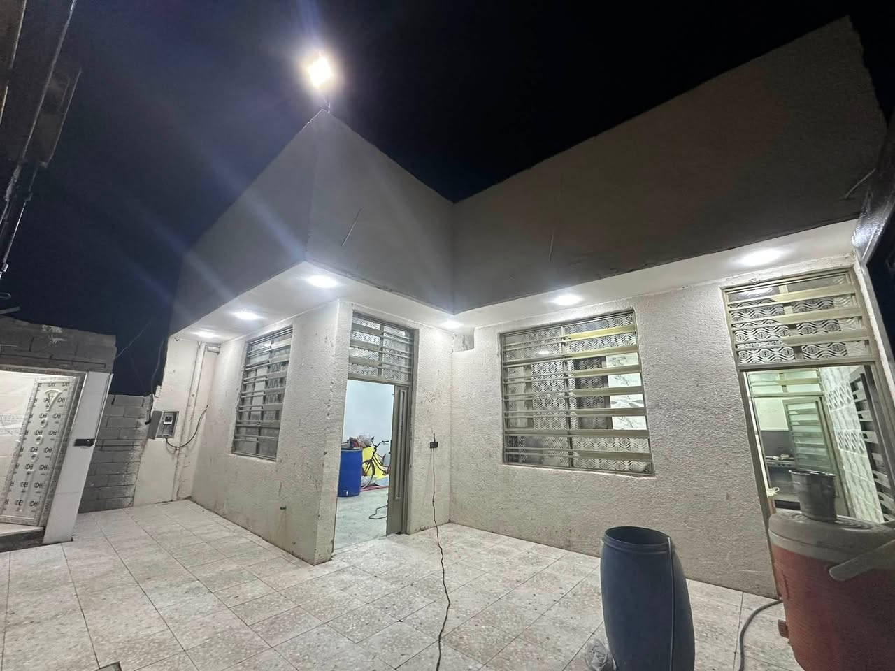 يالله تم  اليوم بحمد الله أكمل بناء البيت 🏠 تسليم مفتاح 🔑 احد أعمال مكتب دلاليه الكوثر العقار مساحه البيت ٢٠٠مترً إلى اخونه ابو كرار المحترم مواصفات البيت حسب طالب الزبون البناء درجه أولى  مده تسليم البيت ٦٠يوم / مكتب دلاليه الكوثر العقار /باداره حسين الفريجي ***********
