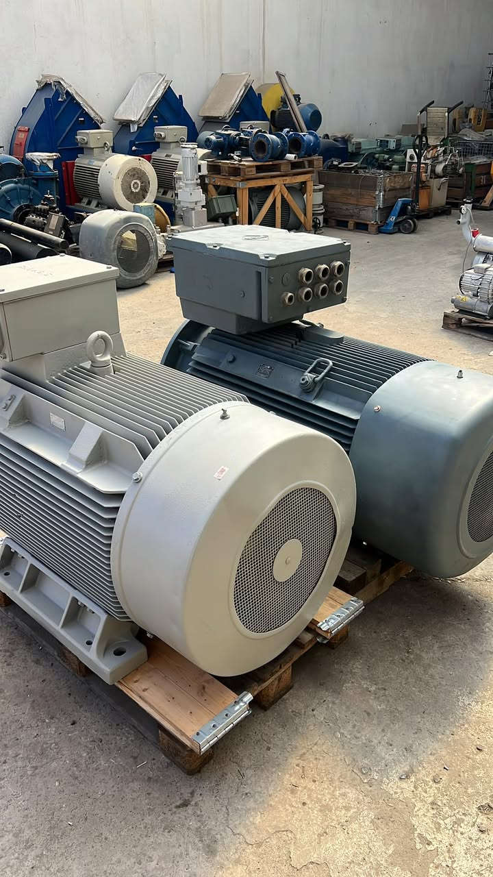 Motor 400 kw 
Rpm 1500
Siemens - Vem 

ماطور كهربائي ٤٠٠  كيلووات الماني
 دورة ١٥٠٠.           .

عينوان: اربيل صناعة جنوبي 
   ***********
   ***********
  ***********
