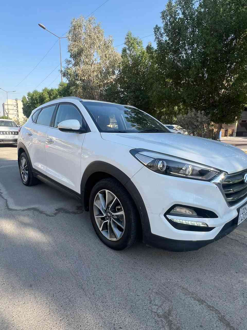 السلام عليكم عندي هونداي توكسان خليجي موديل 2018 السيارة جافيه بيه صبغ احزام محرك كير تبريد كله تمام عل فحص رقم اربيل مكان السيارة بغداد حي العدل السيارة بدون نقص السعر 117 بيه مجال بسيط ***********
