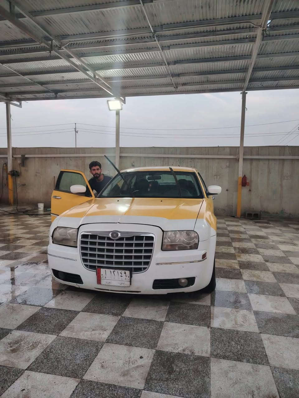 اوباما موديل ٢٠٠٩ بسمي مصفره هيئه ومرور بيها منضومة غاز خطها بغداد عماره ب٨٥ وبيها مجال للشراي مكان ميسان العماره رقم الهاتف ‭***********‬
