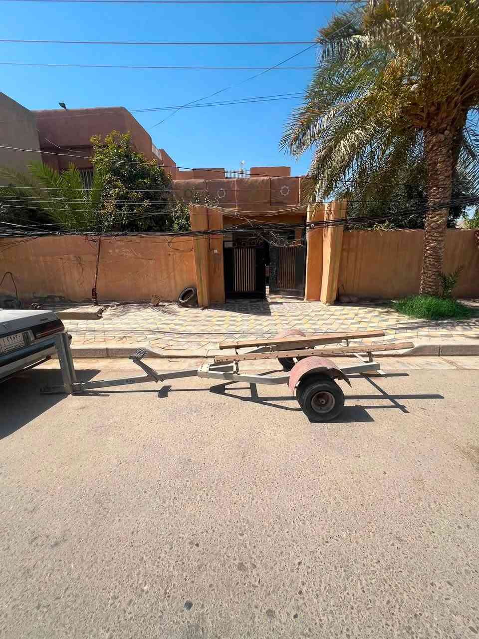عربانه اصليه للبيع نضيفه بدون كسر مكانها تكريت للأستفسار ***********
