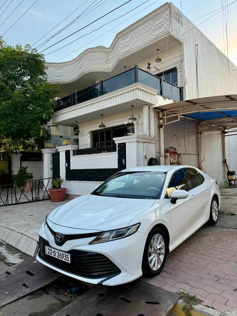 🚘 للبيع | تويوتا كامري LE خليجي موديل 2020
✅ اللون: أبيض ثلجي
✅ الممشى: 90 ألف كم (حقيقي)
المواصفات:
* سايد بريك كهربائي
* شاشة كبيرة
* حساسات
* داخل جلد لون مشمشي
حالة السيارة:
* كير ومحرك شرط
* 4 تايرات جديدة
* سنوية جديدة + هزّة فحص جديدة
* بدون صبغ نهائياً
* مكفولة كفالة عامة
💰 السعر: 195 بيها مجال بسيط
📍 الموقع: كركوك
📞 للاستفسار: ***********

