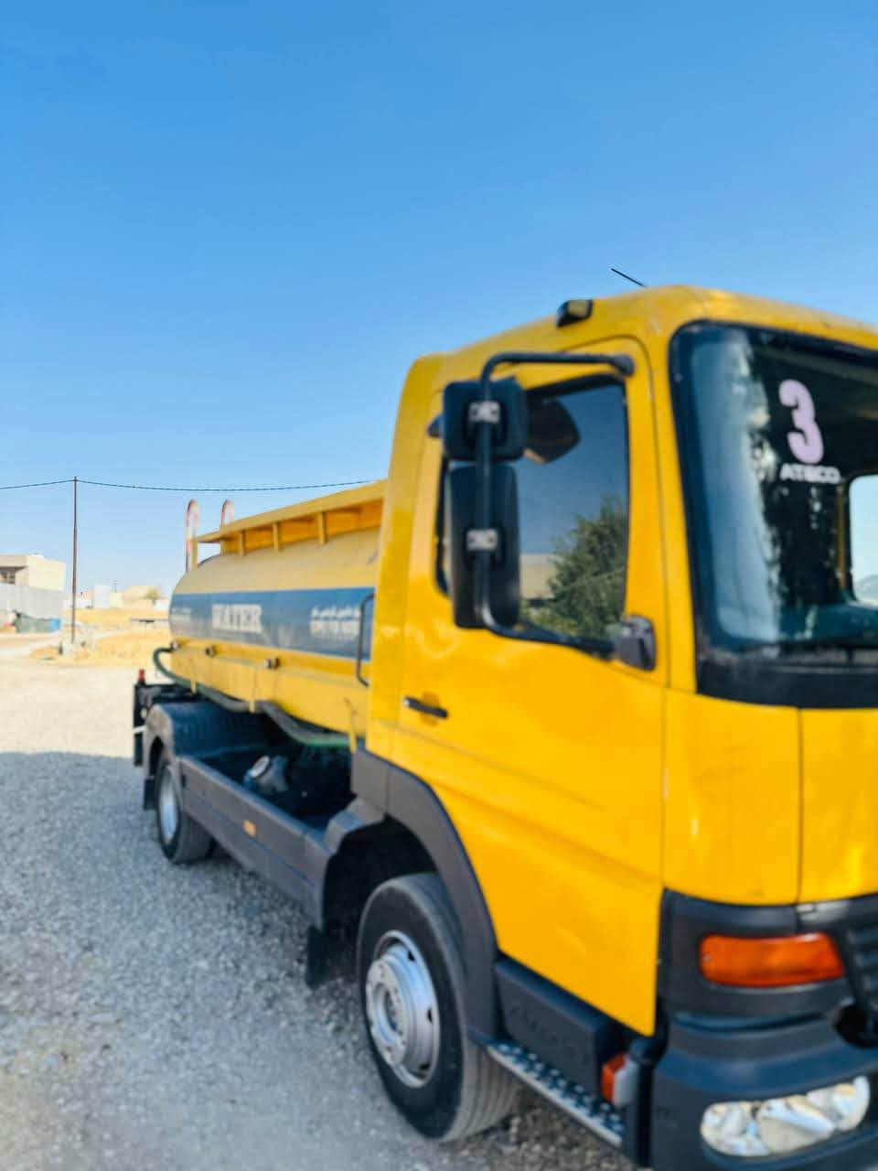 بەناوی خوای گەورە
***********
***********
ئەتیکۆ تەنکەر
2003
815چوار بستۆن
6برغو
6تایەی  تازەیە
گێڕ و مەکینەی بەشەرت
سەنەوی تازەیە
کامل سۆندەو مۆلیدەی حازرە
1درگای بۆیاخە
سەیارەکە مەزبووتە بچۆ بۆ ئیش یەکسەر
…………………..

بسم الله الرحمن الرحيم

***********
***********
أتيكو تانكر
موديل 2003
815 أربع بستون
6 برغو
6 تايرات جديدة
الكير والمكينة على الشرط
السناوي جديد
كامل سند ومولدة حاضرة
باب واحد صبغ بدون دةواخل
السيارة قوية وجاهزة للشغل فوراً
