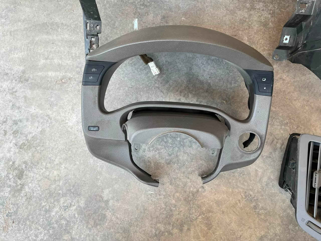 السلام عليكم شبابنا الطيبة

متوفر غراض غرفة انفنتي G37 G35 نظافة 100%
دشبول رصاصي نظافة 100%
دكتات تبريد دشبول كاملة
أطار عينة او عدادات السرعة
دركة مع كبسول وتحكمات كاملة 
جكمجة كاملة 
بطاين بوب كاملة نظافة 90%
حصان كامل

العنوان 📍: بغداد 
التواصل ☎️ : *********** ومتوفر واتساب
