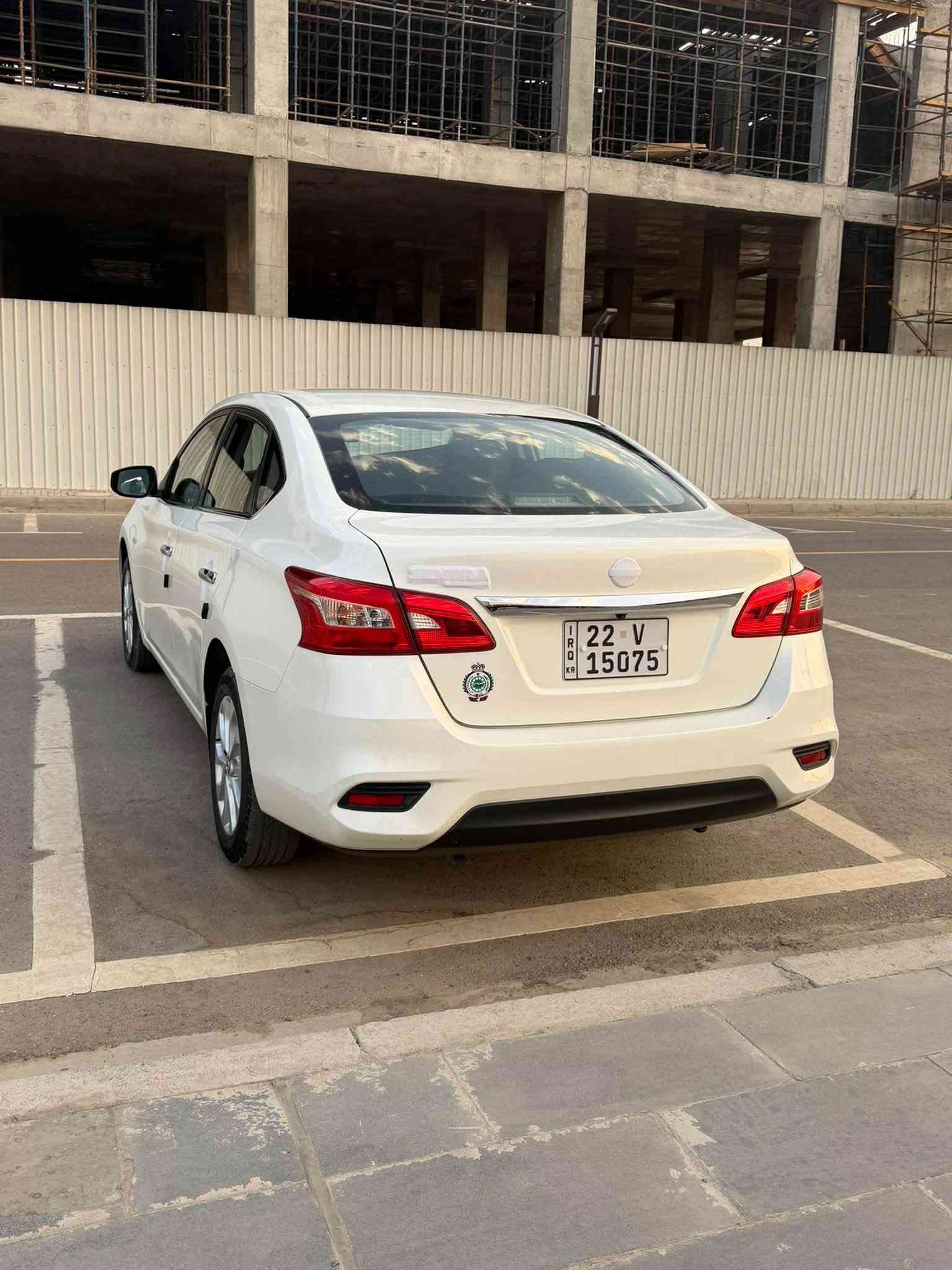 سلام عليكم سنتره مديل ٢٠٢٥ مكفوله من صبغ وتبديل وبارد بيهة بس شخط بين الباب رهلال جاملغ ماشية ٥٨ سيارة بسم شخص مو شركة سيارة جاهزة دشمة ارضية وكشنات وعام السعر ١٢٢ وبيهة مجال مكان بغداد البنوك وستفسار هاتف***********
