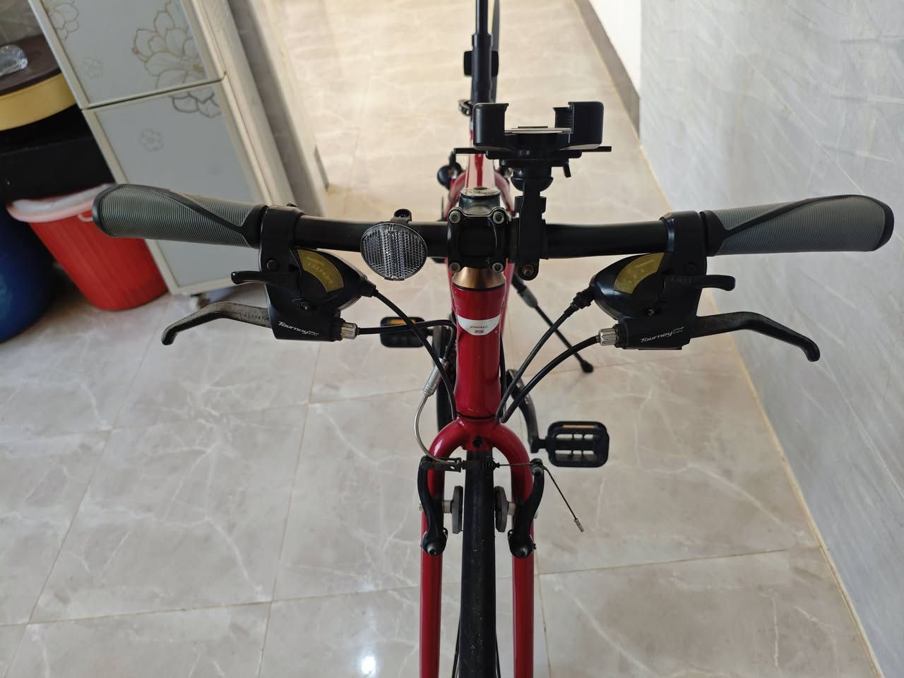 للبيع
دراجة C700 ماركة برزشن سبورت اليابانية 🇯🇵🔥
( PRECISION SPORT )
بلادية على وضع الوكالة بدون اي نقص

معدن الدراجة // المنيوم 💥

سستم الدراجة // شيمانو ( SHIMANO )
كامل بدون اي نقص⭐️
عدد السرع // 3*8

ويالة المنيوم طبقتين  والوزن 12كيلو نظام كمبليون بالكامل
تايرات وچوابة الاصليات
للتواصل
*********** واتساب واتصال
*********** اتصال فقط
