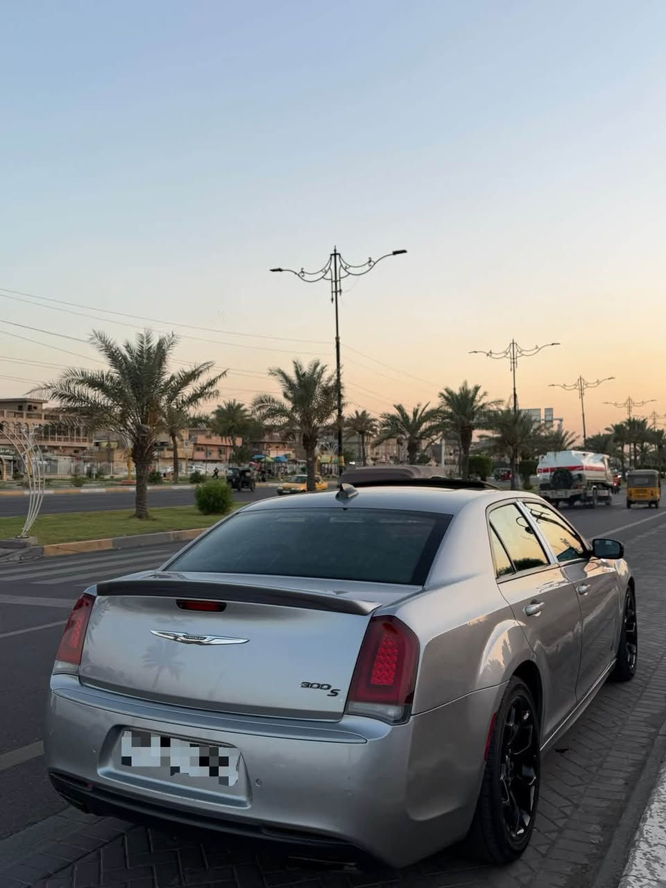 اوباما S 2018بسعر مناسب فول الفول 1/1
الموقع بغداد
***********
ماشية 99 ألف

السياره وارد كندي داخله كلين من امريكا اجه بيهه كلير اربع قطع بدون فتح بدون دواخل بدون ايرياك

المواصفات:

• بانوراما

 داخل اسود

 بردة خلفيه بلاديه

 بصمة

 كشنات جلد

 كشنات كهرباء

 خزن كشن ميموري

 هيترات وتبريد بالكشنات

 حساس

 ويل كب 20

أمامي نهاري LED •

 لايت زنون أصلي وكالة مشدود بيها

 مرايا قلاب

 شاشة كبيرة

 تبريد قطعتين

 كير ماوس

 كشافات

• تحكم ستيرن كهرباء

Boss سستم سماعات •

 هيتر بالسيترن

 تشغيل عن بعد�السيارة جديدة وجاهزة للأخير بدون أي نقص�كير ومكينة كفالة�تبريد وصدر وحداية كله جديد
