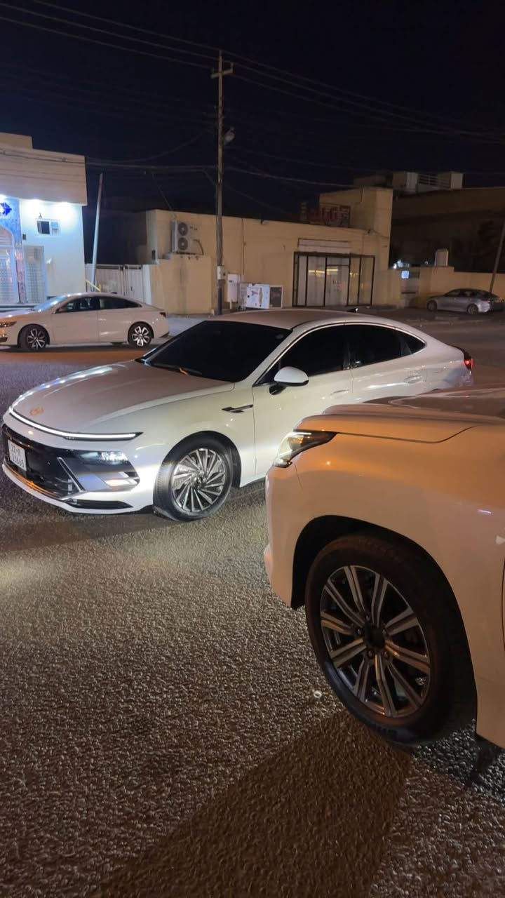 ماشاءالله 🤍🪬♥️
السلام عليكم ورحمة الله وبركاته. 
من رخصت الادمن والاخوه الاعضاء 

🔴 ترهم اقصاط للي سكنه بلنجف 
————————————————————————
✅اسم السيارة : هيونداي سوناتا هايبرد 
✅الفئة : هايبرد 
✅الموديل : 2025 
✅عداد المسافة : 10الف ميل
✅رقم السيارة : رقم اربيل وكاله عامه او نقل ملكيه حسب الرغبه
✅السعر: 210ورقة مع المجال البسيط 
✅الضرر :تبدل وصبغ الجاملغ الامامي الايسر + شبر من الباب الامامي  
✅الايرباك : بدون ظرر ايرباك

————————————————————————
🔻1-حجم المحرك 4 سلندر 2000 هايبرد
🔻2-عداد المسافة 6 الف ميل
🔻3-بصمة باب و بصمة تشغيل 
🔻4-ويل كب حجم 17 مع طقم تاير 🔻بحالة ممتازة 
🔻5- لايتات زينون عالي ناصي اصل 
🔻6- شاحن وايرليس لاسلكي
🔻7-مانع الخروج عن المسار
🔻8- رادار جانبي 
🔻9- غرفة السيارة مخمل 
🔻10-مودات قيادة متعددة
🔻11- تحكم كهربائي لمقاعد
🔻12-لايت LED
🔻13-تحكم ستيرن جهتين متكامل
🔻14-رادار امامي مانع للتصادم
🔻15-شفتات ستيرن للتحكم بالكير
🔻16-كشنات الاماميه تدفئة
🔻17-سايد بريك كهرباء

🔅وباقي الموصفات المعروفة🔅
 
🔵السعر المطلوب 210  ورقة🔵مع المجال البسيط 
—————————————————

***********‏ 📞.🔷 نقد وترهم اقصاط للي سكنه بلنجف 

🔴العنوان:النجف الاشرف-
