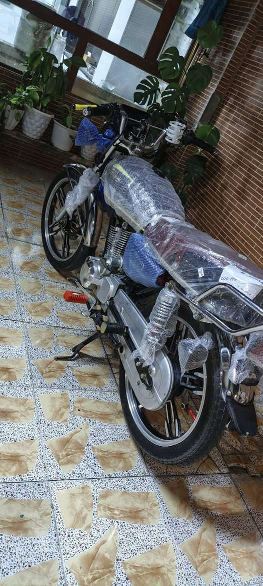 سڵاوخوتان لیبیت برایان ئەم ماتۆڕەمان هەیە بۆفرۆشتن ماتۆڕەکە باشەرتی دەوەستاکەعەیبووعاریتیانەبیت هەتابڵیت جوانو ڕیکووپیکە (نامی پڕۆی 150 2024) ماتۆڕیکی جوانو فلسیک مەسرووفی نیە هەتابڵیت نرخ 700معامەلەیەکی برایانە . شوین سلیمانی . ژم. ***********. معامەلە لەکۆمینتاناکریت یان چات کە یان وەرە ڕووبەڕوو سەیریکە ئەگەر وەک ئەو ڕەسمەنەبوو ۱۰۰هەرا بشکینە
