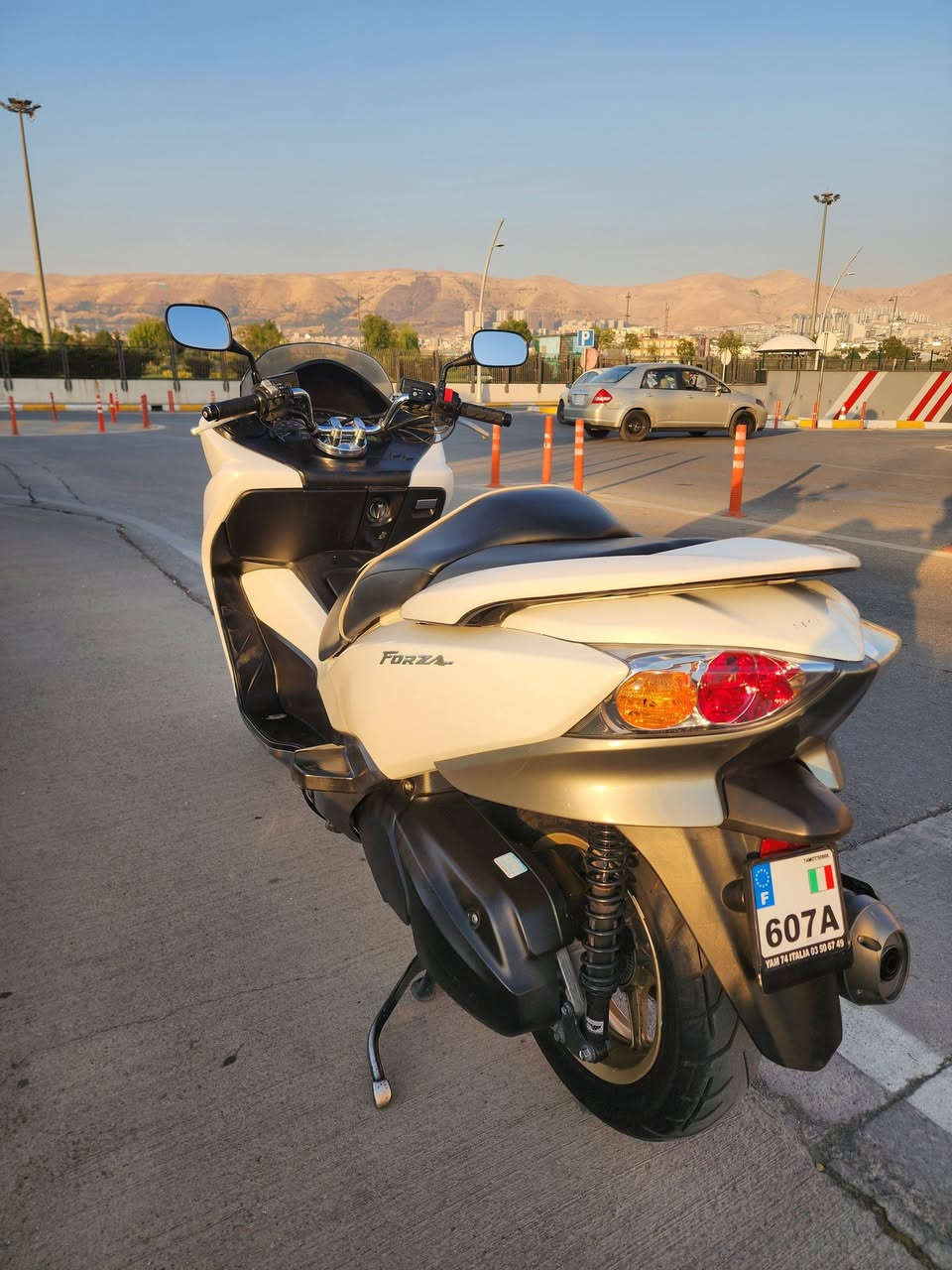 فورزه ٠١٠ S7 فول مواصفات
ماشية ٤٢ كم
تايرات جديد اصلي 
سعر ١٨ ورق
مكاني سليمانية 
***********
