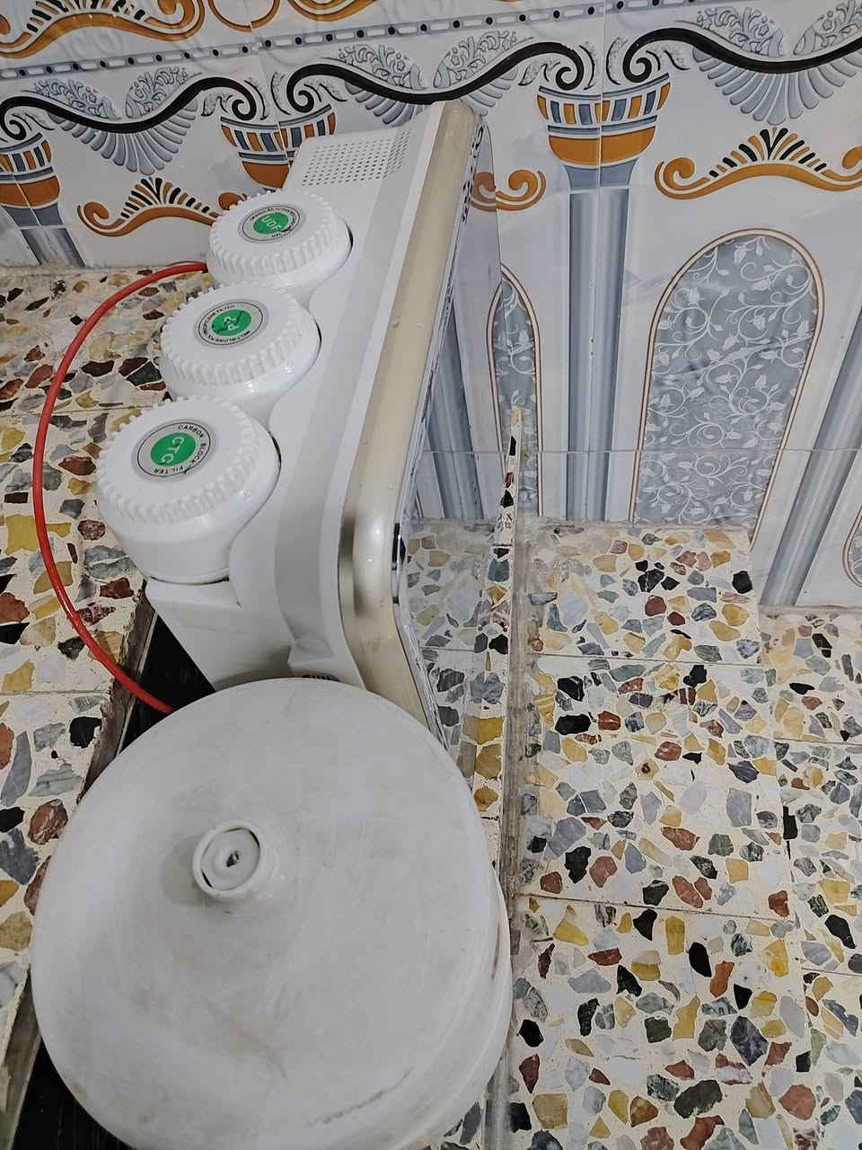 فلتر ماء جديد السعر 45.  ***********.    ***********
