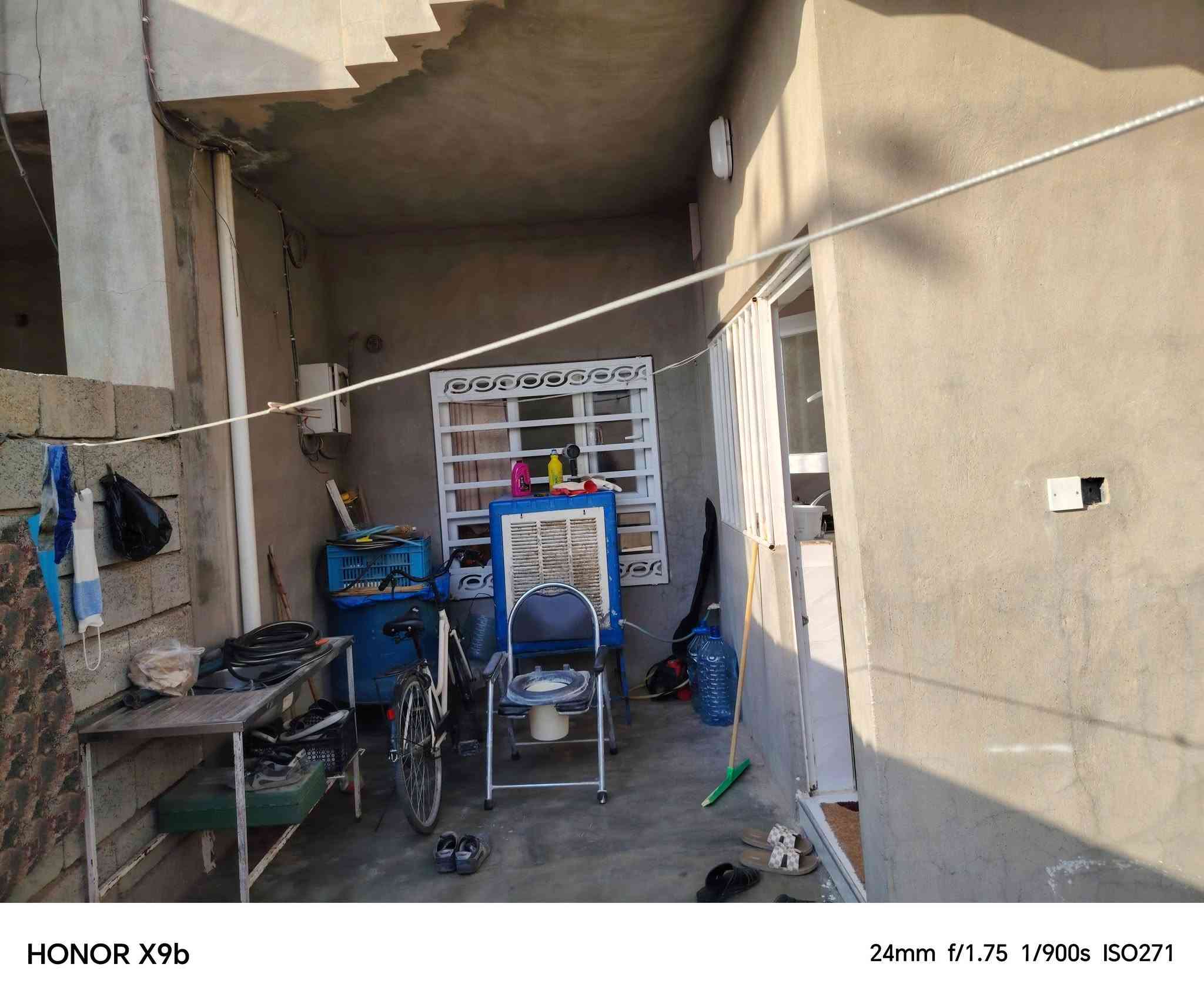 دار للبيع 100م طابو صرف
ركن حي ازوراء 77 قرب
على شارع 20 مقابل المستوصف
طابق ونص يحتوي على استقبال وهول ومطبخ 3غرف نوم
سعر المطلوب 87 ومجال بسيط
***********
***********

نص مكتوب في الصور:
- HONOR X9b 24mm f/1.75 1/890s ISO119
- HONOR X9b 24mm f/1.75 1/1161s ISO120
- HONOR X9b 24mm f/1.75 1/689s ISO100
- HONOR X9b 24mm f/1.75 1/2225s ISO101
- HONOR X9b 24mm f/1.75 1/1012s ISO100
- HONOR X9b 24mm f/1.75 1/900s ISO271
- HONOR X9b 24mm f/1.75 1/100s ISO369
- HONOR X9b 24mm f/1.75 1/900s ISO228
- HONOR X9b 24mm f/1.75 1/100s ISO100