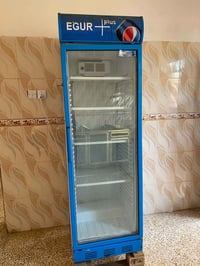 عارضه • ثلاجة