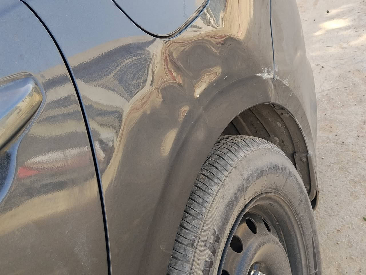 السلام عليكم
سيراتو خليجي موديل 2019 
رقم اربيل

محرك 1600

كير  ميكينه حداديه. مكفولات 

تبريد شغال 

مواصفات عادي 

 السياره ماشيه.  118 الف

سنويه 2030

السياره مابيهه اي نقص

بيهه طخات بسيطه  موضحه بالسونر والصور 

 السعر. 115 وبيهه مجال بسيط

للاستفسار.  ***********
