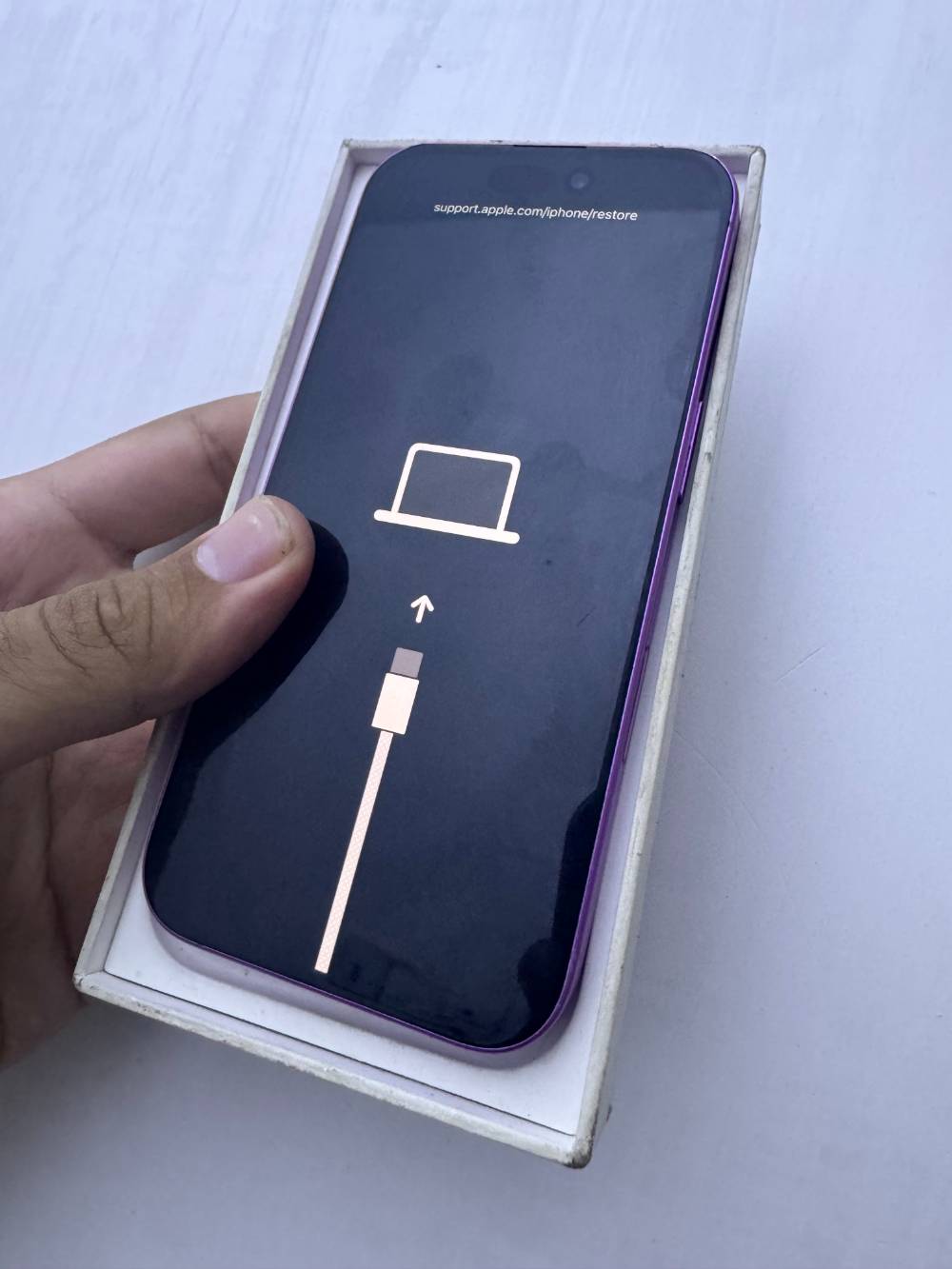 آيفون ١٦ • ١٢٨ • خلل بورد