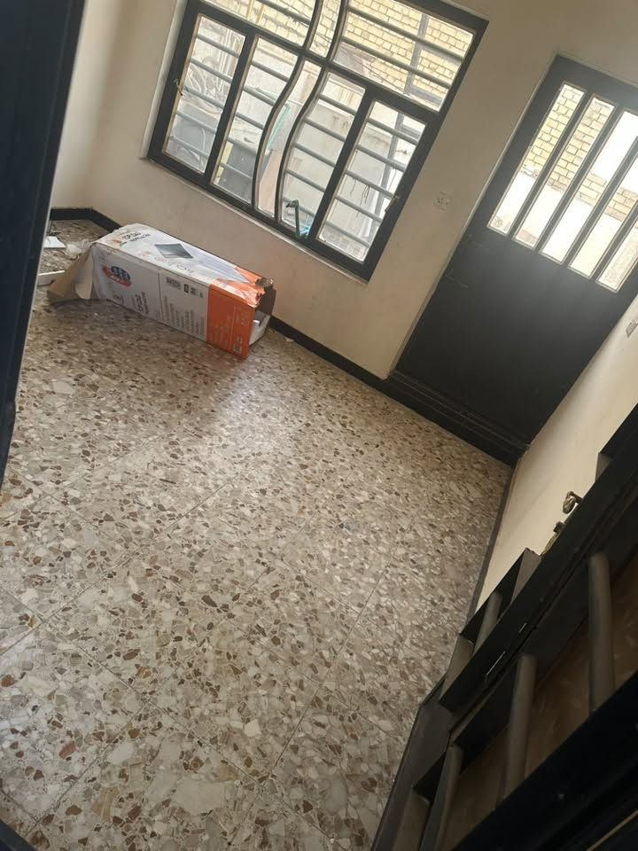 ايجار • وحدة سكنية • طابق ثاني
