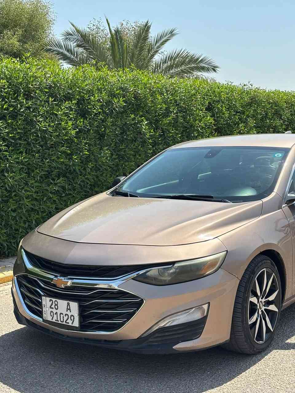 ماليبو ١٨
قطعتين تبريد 
كشن كهربائي 
عدادات دجتال ( مثل مال تاهو ) 
شاشة حجم جبير 
حادثها جاملغ جهة السايق فقط وهنا صار بيها بس بارد با الجاملغ الايسر بارد زغير كلش 
السياره بأسمي السنوية تسقط ب ٢٠٣٠ 
مابيها اي جراد او بداية جراد صبغها يخبل السياره 
مكاني النجف ب ٨٨ ومجالها بسيط 
*********** اتصال 
*********** واتس
