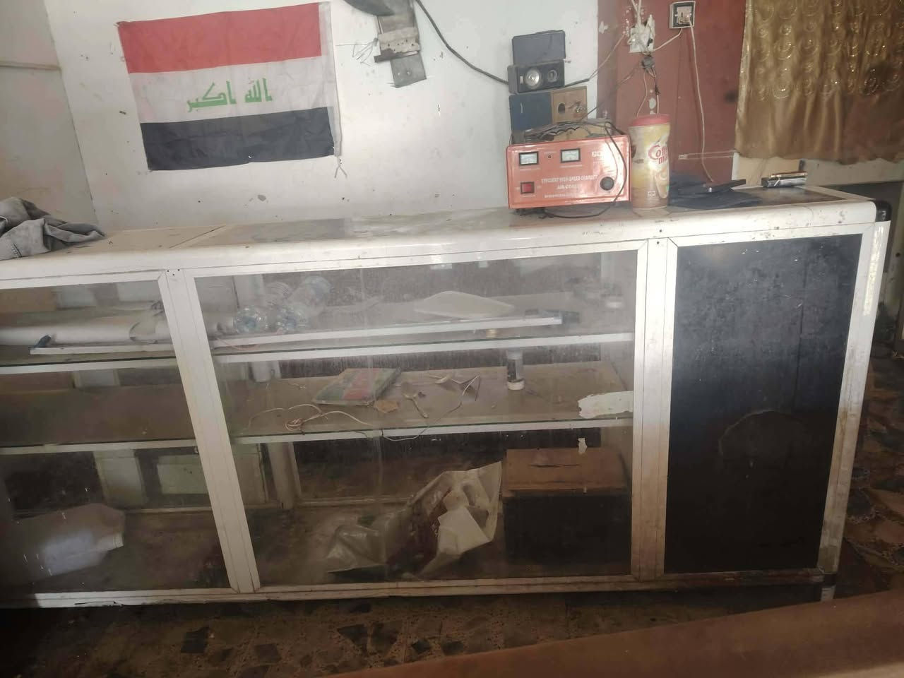 ميز طول 3 أمتار ارتفاع متر 
للبيع سعر 60 الف بي مجال قليل 
مكاني دوميز قرب جمعيه 
اتصال ‏‪***********‬‏
