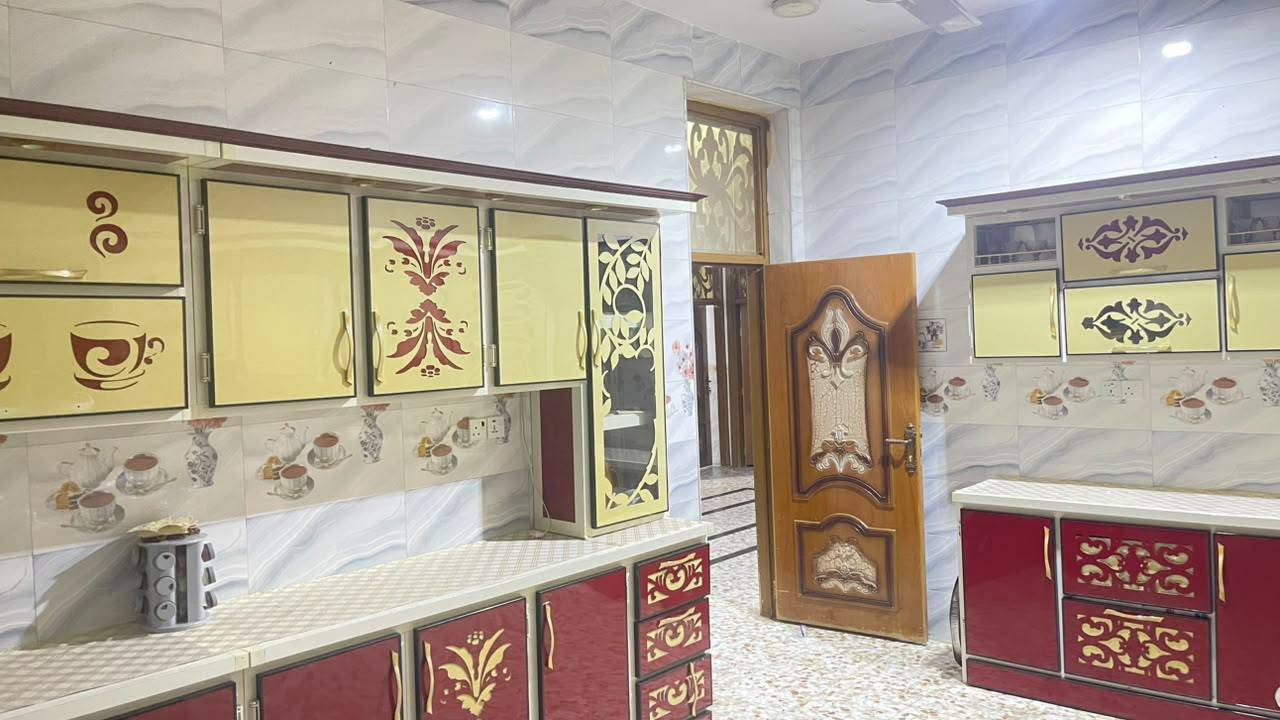 دار للبيع مساحة 327 سند تحويل  عنوان منطقة الرشيدية  طريق حلة قاسم
يبعد عن الشارع العام 400متر  بناء 2021
 البيت سند 25 
يحتوي البيت ع  
أستقبال  9×4
غرفتين 4×5
هول 4×10.50
مطبخ 4×5
درج دور 
مخزن طابق ثاني فقط
مجمع صحيات داخلي وخارجي  
وجة 12.50×26 
 شارع البيت 8متر 
يحتوي ع حديقة كراج  كما موضح بصور 
ل الاستفسار اكثر مراسل الصفحة 
الاتصال ع  رقم ***********
