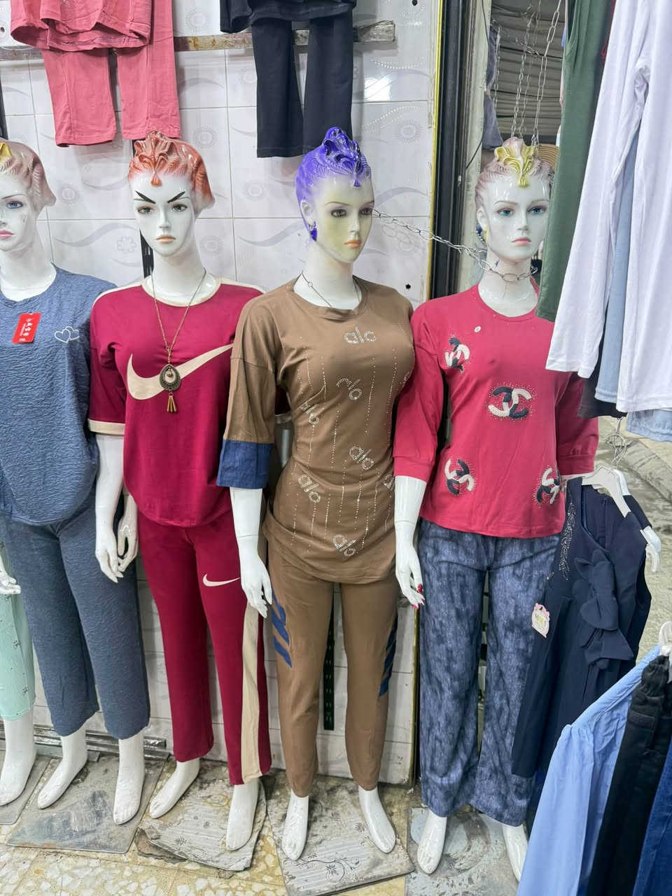 سلام عليكم عندي ملكانات لبيع اخو جديد 
العنوان بغداد مدينه الصدر سوق وحيلات 
شارع داخل استفسار واتساب ***********
