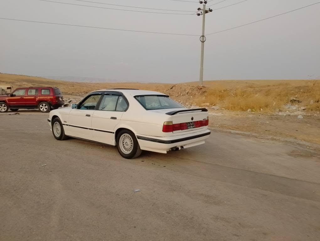 BMW 525i
M  1993سپی بەفری
گێڕعادی فول M سەیارەکە
دەعمی لۆ دەعامی بەشەرت 
حیزامەکی جوان کرایە
بەس یەک بستی هەیەچاملغی لای سەکن باقی گێڕ مەکینە ئەکسل دەبڵەکانی بەکاملی گۆڕاوەبەشەرت 4تایەوپاتری
نوێ بەسەرت سەیارەکەتەعمیر کامل کرایە
ئاڕم پلاستیک هەولێربەشەرت
سعر30$ کەمەک مجال شوێن هەولێربەحرکە
ژ.م.***********
برایان بەس فرۆشتنە گۆڕینەوەو قەردوقستم نیە
W  M  V أربيل, العراق
