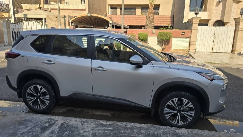 نيسان روج 2023 sv فول مواصفات 1500 cc تيربو
وارد امريكي ضربتها فقط باب خلف السايق مبدل نفس اللون 
بدون اي دواخل ايرباك بردة فقط طاك 
ماشية 32 الف كيلو متر
استخدام شخصي استخدملها فقط بانزنين محسن ودهن اصلي مابيها نقطة دوانز
السيارة جديدة بمعنى الكلمة ومتحتاج ربع دينار من كلشي
بانورما كامله تنته 
حساسات بالمري 
قطعتين تبريد
تدفئة بالكشنات والستيرن
شاشة لمس كاميرا خلفية
حساسات امامية خلفية
اوتو ستوب  هاند بريك دكمة 
السيارة مكفولة كفالة عامة
رقم الشاصي : JN8BT3BB1PW478214
السيارة بأسمي

السعر 176 وبي مجال بسيط
الرقم : *********** 
متوفر واتساب بغداد, العراق

