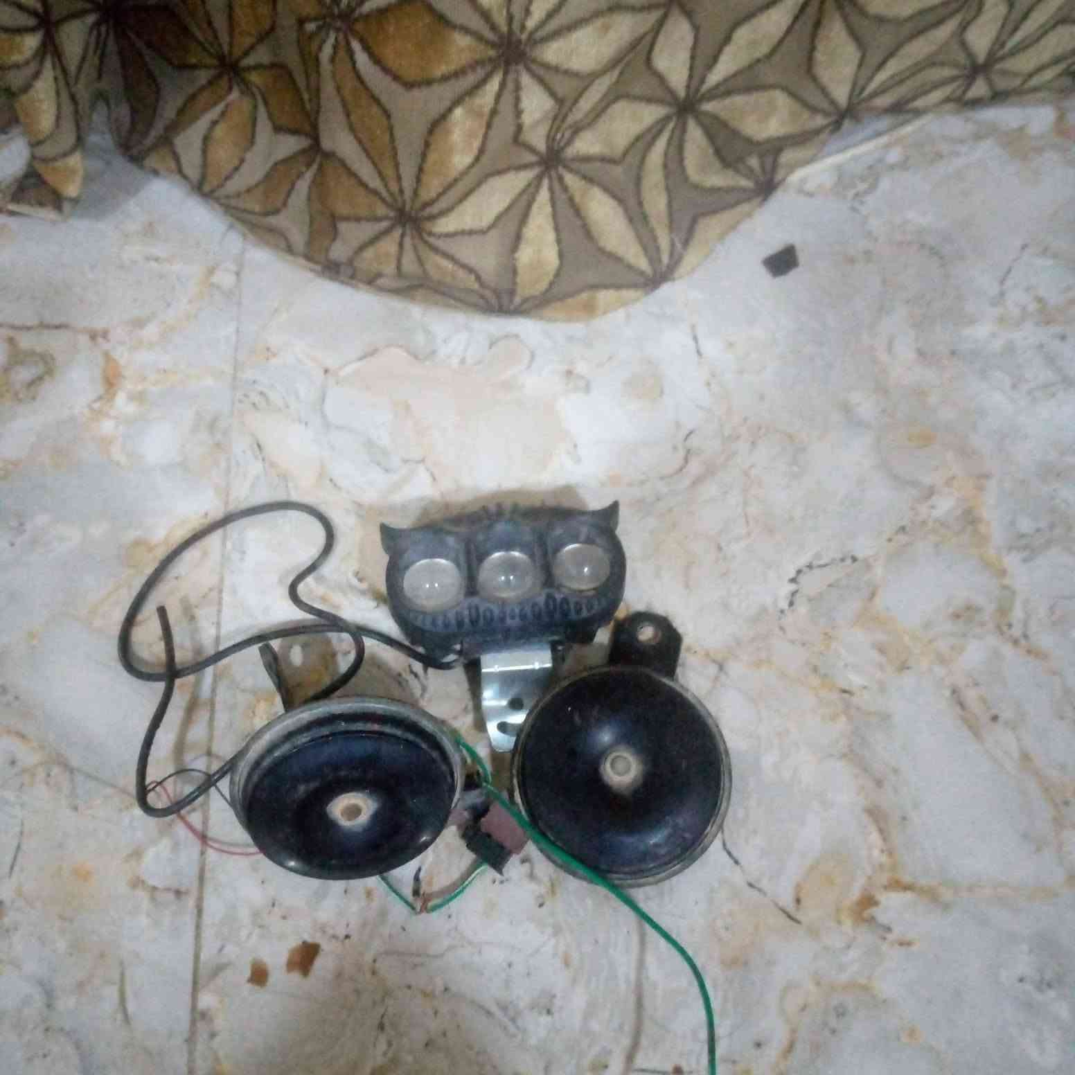 السلام عليكم غراض ماكس تفصيخ للبيع هورنات وكلوب بومه ودبل خلفي بلادي شرط شغال وتفصيخ ويدات بريكات امامي وخلفي وسيم بريك خلفي واقيه صالنصه وجك صفح وكويل ناريه كلهن نضاف وملات تفصيخ سعرهن 25 قفل سعرهن بلاش سعر دبل خلفي اصلي تفصيخ شغال العنوان نجف حي العسكري فقط اتصال او وتساب توصيل ماعندي ***********

