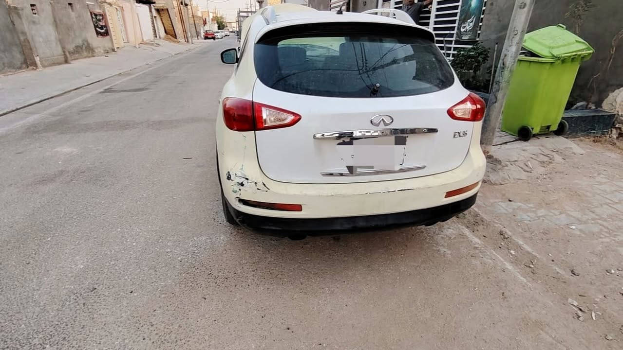 السلام عليكم انفنتي موديل 2008 للبيع سياره حلوه دواخل جديده بصمه شغاله تايرات جدد ماكينه 3000 ففتي  تبريد شغال رقم بغداد صاحبها ما اندله اتعهد بالسرقه والعشائر مكان نجف *********** سعر 45
