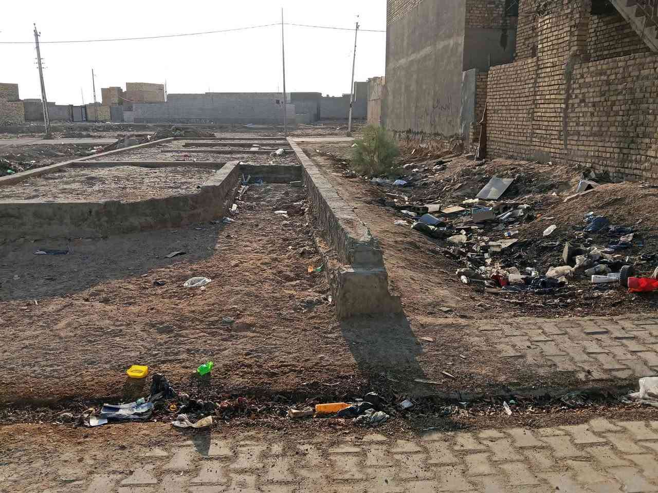 سلام عليكم عرصه البيع 200متر حي الامين اوله نزلت سفينة نجات قريبه شارع هيه عل شارعين ركن تريد 100عادي بيع داور ثاني يوم ***********
