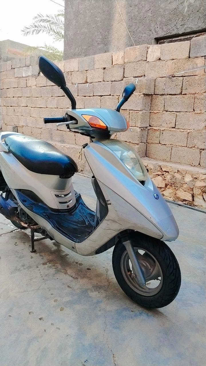 سلام عليكم للبيع موطور بريز 2007 بلادي ومختم كامل من كلشي صلف وهندر وكهربائيات كلها جاهزه السعر 700 وبي مجال للاتصال ***********
