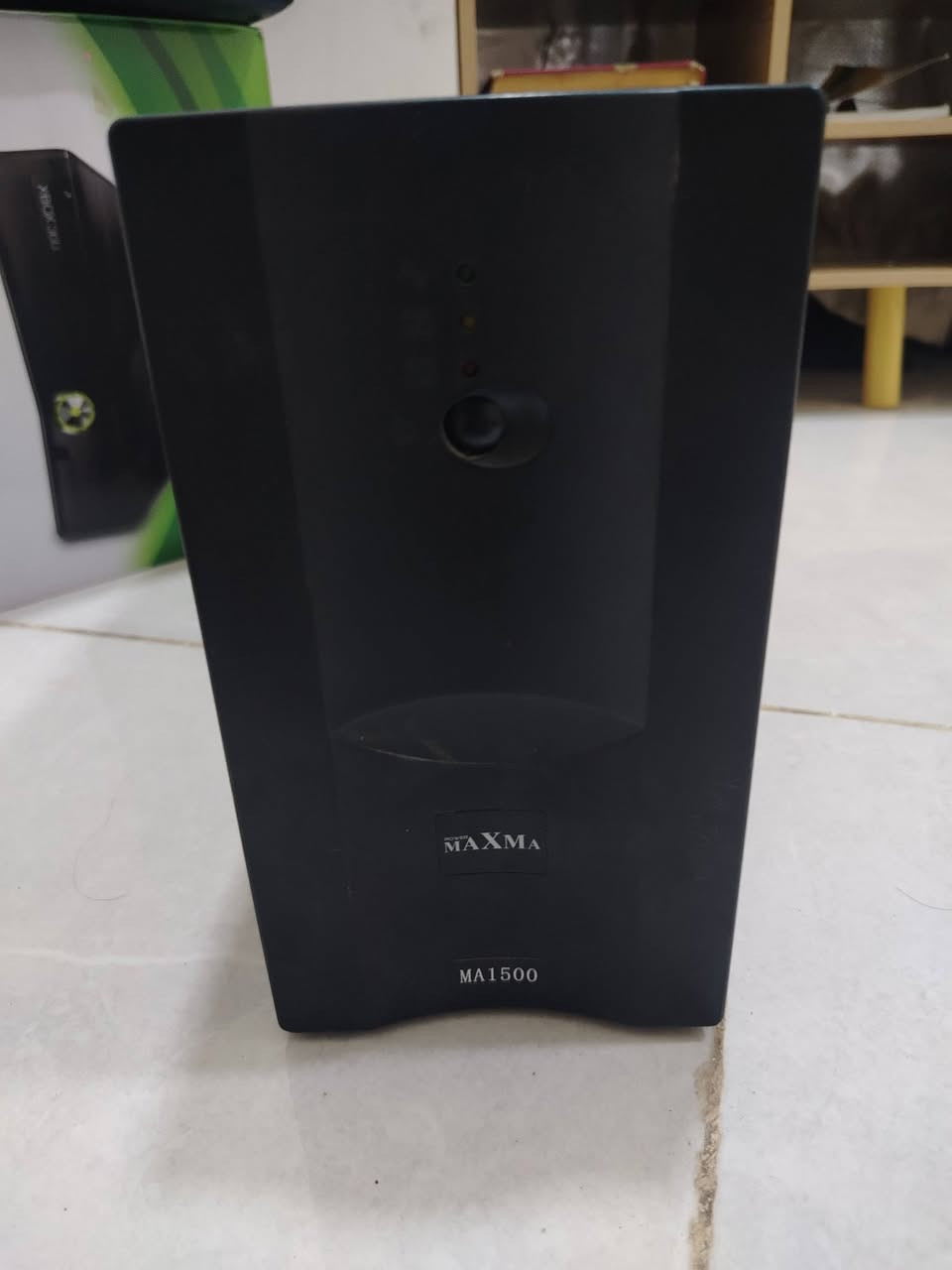 السلام عليكم من رخصة الادمن🔴جهاز XBOX 360 اكس بوكس اخو الجديد بكارتونته مصارلي شهر من ماخذه كامل مع جميع ملحقاته السعر 150 بيه مجال بسيط 🛑جماعت ال 100 لاتدخل + يو بي اس UBS سعره 45 بي مجال📍العنوان  بغداد زعفرانية الاربع شوارع للأسفسار *********** بي واتساب تحياتي للجميع
