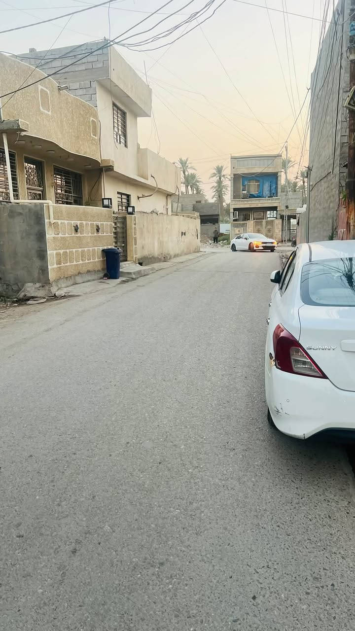 سلام عليكم لبيع بيت قاطين  كامل
لبيت بي 3 غرف نوم وكراج لبيت على فرعين 

مساحت البيت 95 متر سند 25 طابو زراعي 

عنوان كميره شارع ابو كفه قرب ابو هاني مولد 

سعر لبيت 65 باقي تفاصيل تصال ***********
