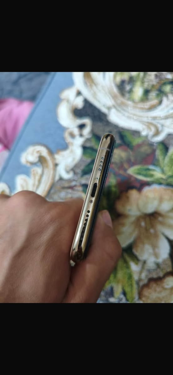 ايفون 11 برو ماكس جهاز حلو ونضيف ذاكرة ٢٥٦ مبدل بطارية والفيس ايدي واكف والدكمة الي تنصي الصوت واكفة مكاني بغداد ابو غريب الرقم ‪***********‬سعر 280 قفل
