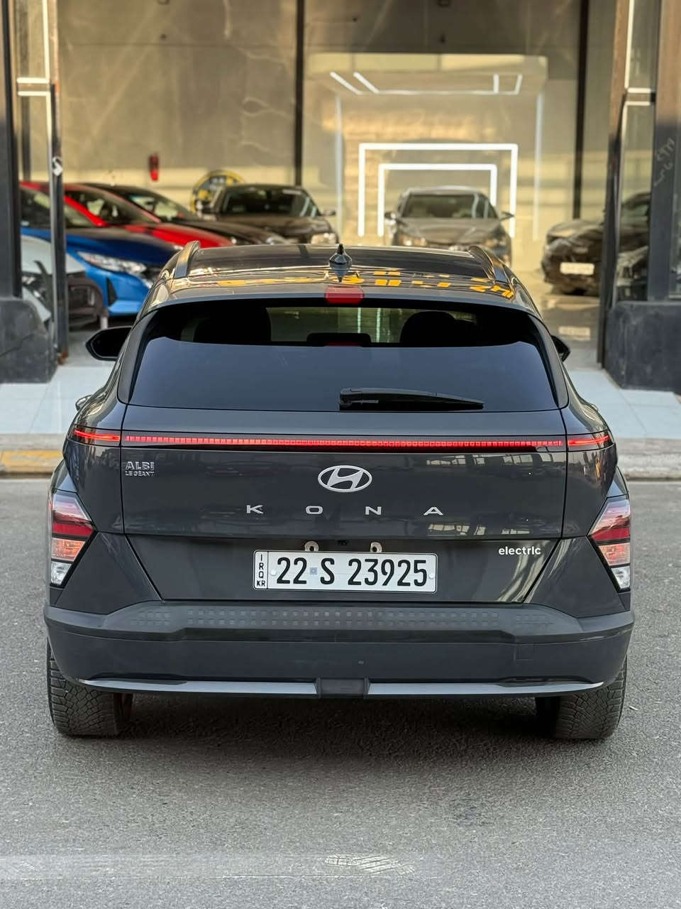 هيونداي كونا كهربائية موديل 2024
كهربائية بالكامل
عداد 38,000 كم 
الشحنة الكاملة تمشي 500 كم فعلي
حادثها دعامية فقط ومبدلة بنفس اللون

💎ــسعر✅:: 159$🔥🔥

بحالة الوكالة رقم شمالي اربيل 
تحويل مباشر نسخة نص فول تدفئة الكراسي
رادارات أمامية وخلفية
رادار مساعد للسائق
شاشة كبيرة متصلة
كاميرا خلفية
دخول وتشغيل بدون مفتاح
أضوية LED
مكان السيارة: الموصل/ جانب الايسر/ مدينه المعارض الجديده 
معرض الركن الذهبي 📍

رقم التواصل :: ***********☎️
***********☎️
