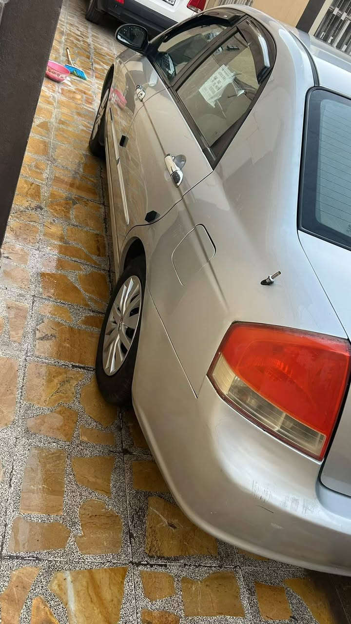 سلام عليكم كيا سيراتو للبيع موديل ٢٠٠٨كير محرك شرط بس اثر نفخ
تبريد ثلج ليت زينون رقم دهوك بسمي طخم جديد ورا وكدم جديد 
تيرات طخم جديد  وايرمني كله شرط السياره بلاديه ضرره بوند جملغ 
الأمامي وبيه بل جملغ الخلفي بارد وبيه بكنت بارد سستم سماعات 
السعر ٨٠ وبيه مجال 
رقم ***********
