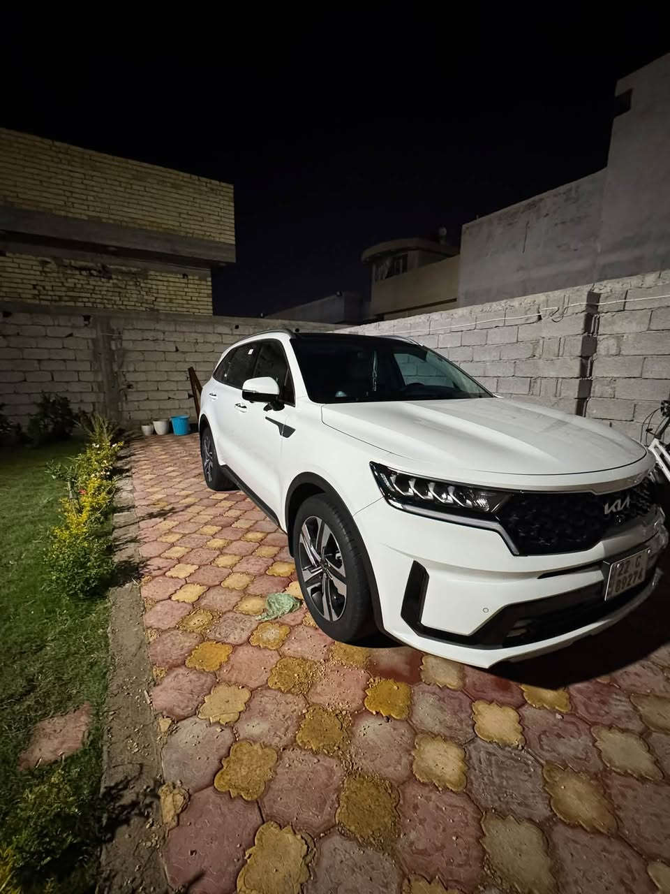 سورنتو 2023 خليجي فول واحد على واحد
Kia Sorento 2023 3.5 V6 Full Option – خليجي

* المحرك: V6 سعة 3.5 لتر

* القوة: حوالي 268 حصان

* العزم: حوالي 331 نيوتن.م

* القير: أوتوماتيك 8 سرعات

* المقاعد: 7 ركاب

* فتحة بانوراما

* كراسي جلد

* كرسي السائق والراكب والخلفية كهرباء

* تبريد وتدفئة المقاعد الأمامية

* دركسون كهربائي

* جنطة كهرباء

* تشغيل عن بُعد

* بصمة/ ابواب

* تشغيل زر Push Start

* كاميرا 360° 4 كامرات

* حساسات أمامية وخلفية

*شاشة كبيرة

* Apple CarPlay / Android Auto

* شاحن لاسلكي

* تحكم مناخي أوتوماتيك

* تكييف خلفي

* مثبت سرعة

* ABS + ESP + Traction Control

* حساسات ضغط الإطارات

* إضاءة LED

* مرايا كهربائية

* ثلاثة صفوف

* مقاعد الصف الثالث قابلة للطي

🛑الملاحظات بارد بالبنيد بكد الاصبع وتكحيل في الجنطة الخلفية بكد الاصبع الدعامية الخلفية تبدليل شركة كيا بلادية

الاستفسار الاتصال *********** غير متواجد على الفيس بوك
